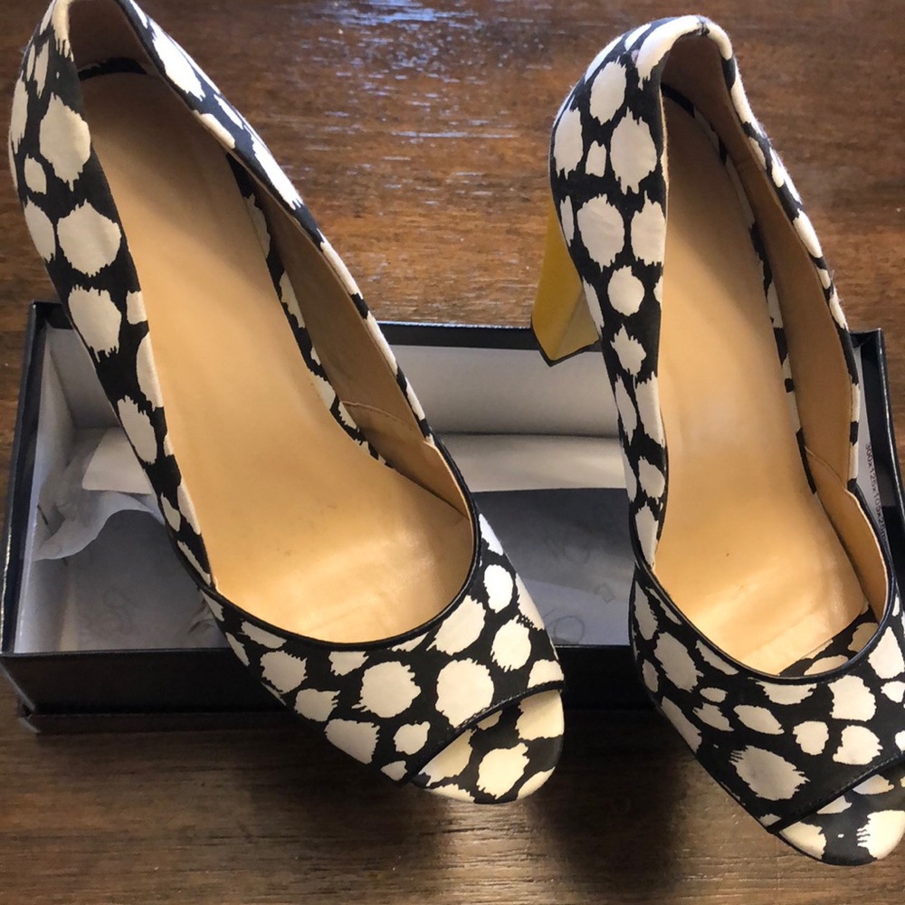 Splatter dotted heels